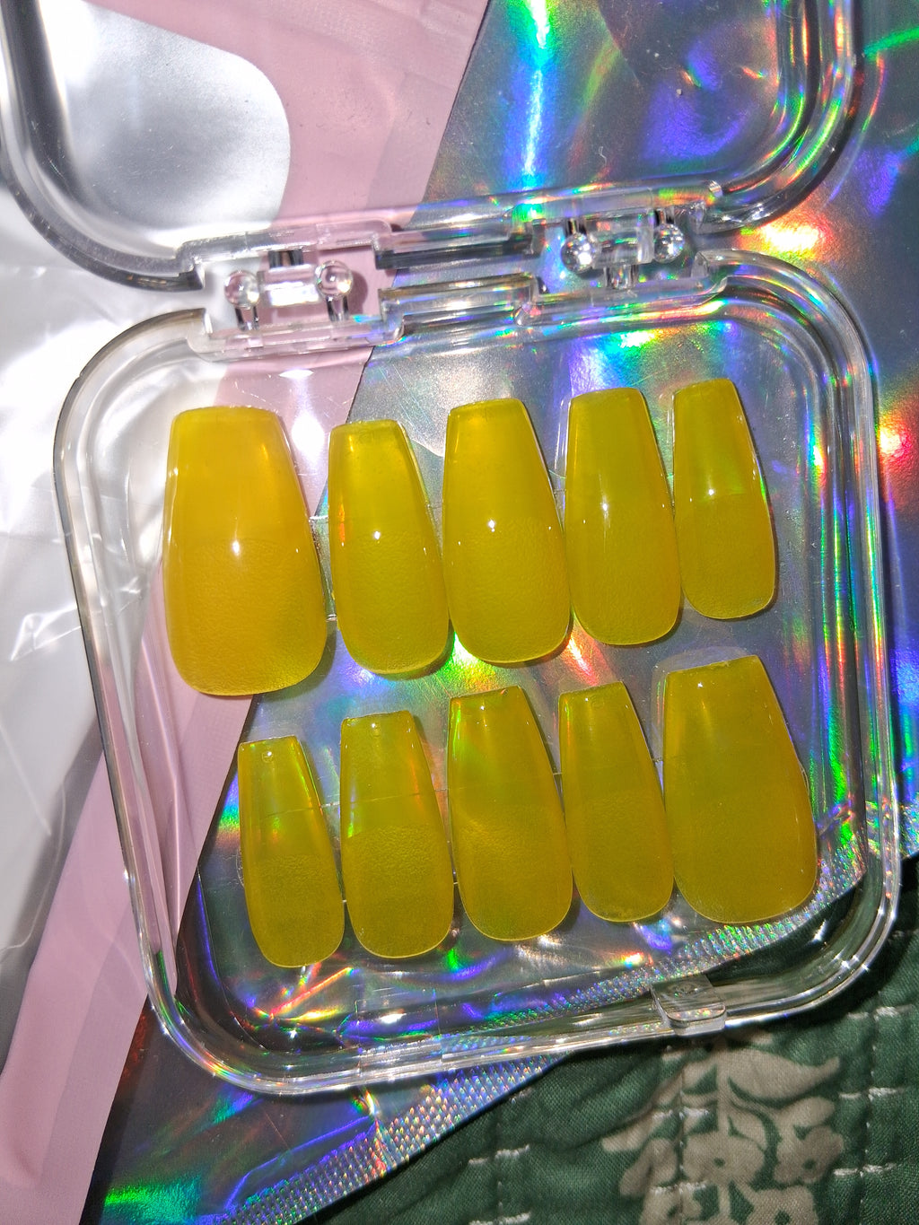 Press on nails